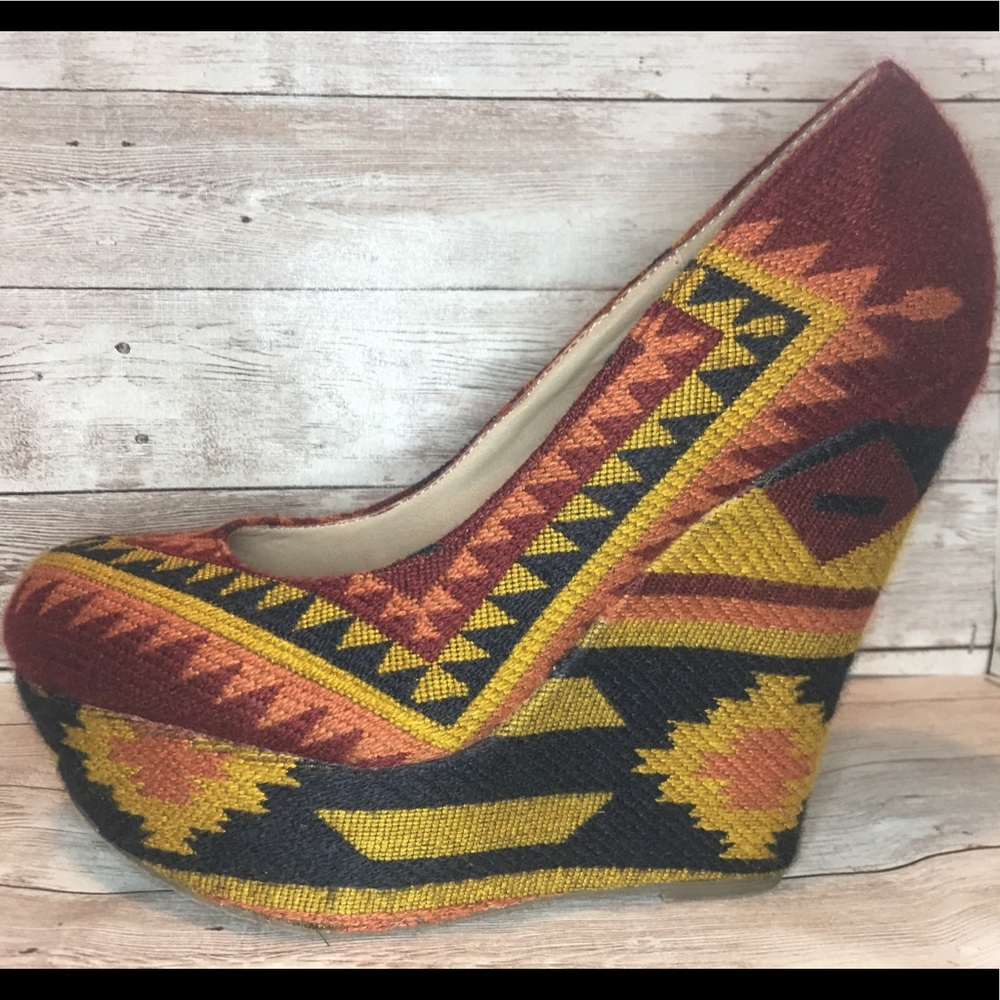 STEVE MADDEN WEDGE SZ 8